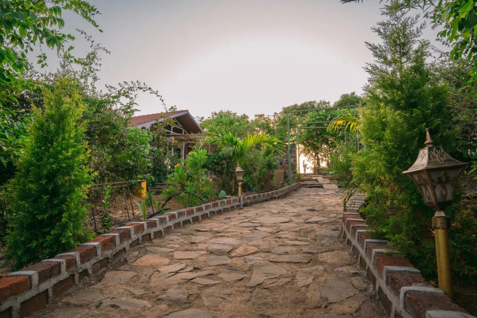 Eshi Resorts And Restaurant - Bhimashankars Jungle Luxury Resort Taleghar Exterior foto